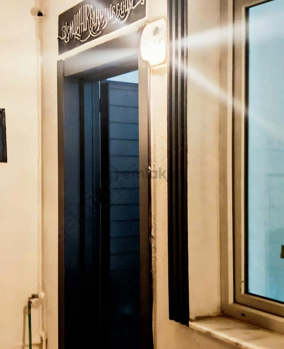 Karabağlar'da Merkezi Konumda Satılık Lüks Tripleks Villa - 6