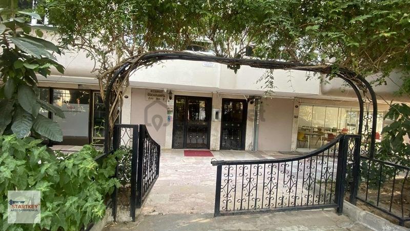 Karşıyaka Girne Bulvarı -geniş 3+1 Kiralık - 29