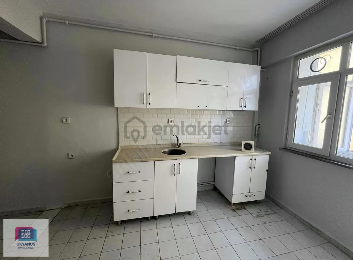 Sultanbeyli Basra Caddesi 2+1 Kiralık Daire - 15