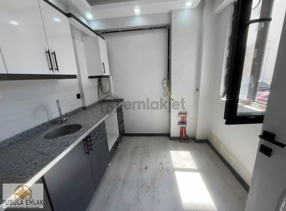 Şehir Merkezinde Satılık Lüks 1+1 Daire - 4