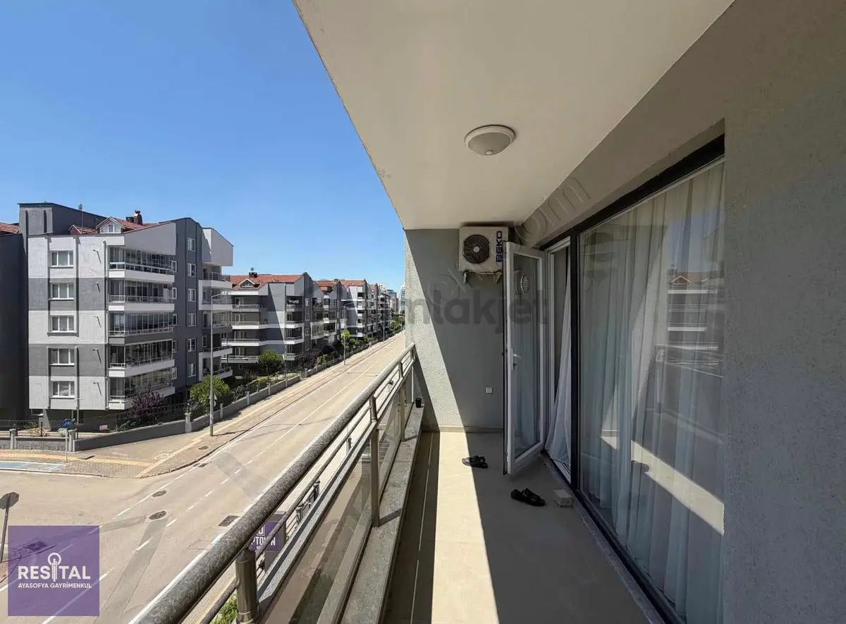 29 Ekim De Satılık 1+1 Eşyalı Daire - 5