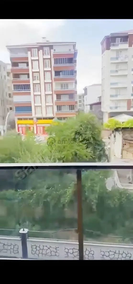 2 Nisan Caddesinde Satılık Lüks 3+1 Daire - 13
