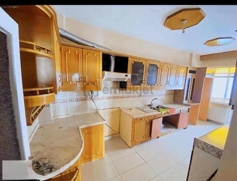 Havaalanı Yolu Üzeri Satılık Bakımlı 3+1 Daire - 3