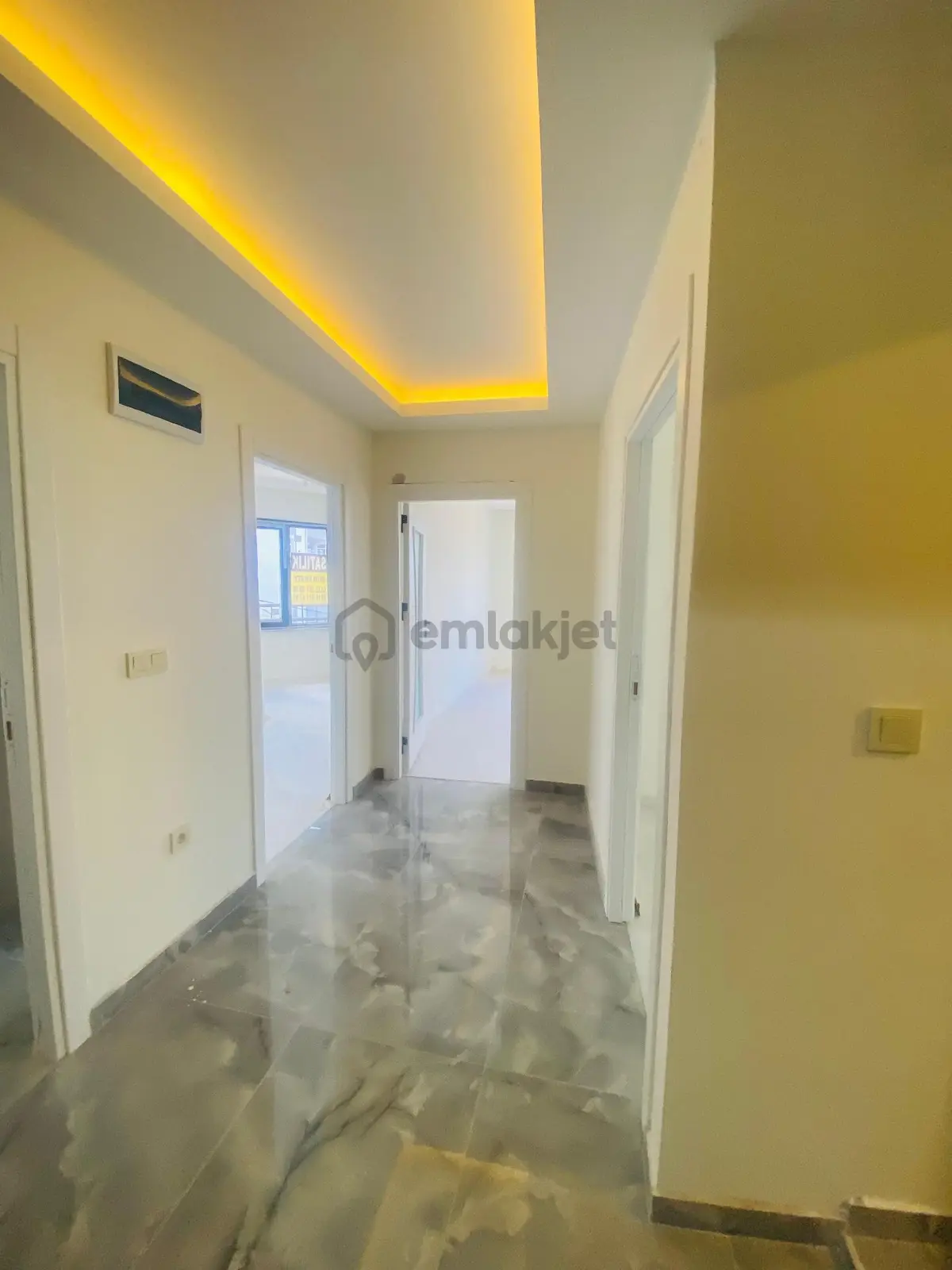 Yenidoğan Mevlana Mahallesi Ara Kat | 2+1 | 85 M² - 32