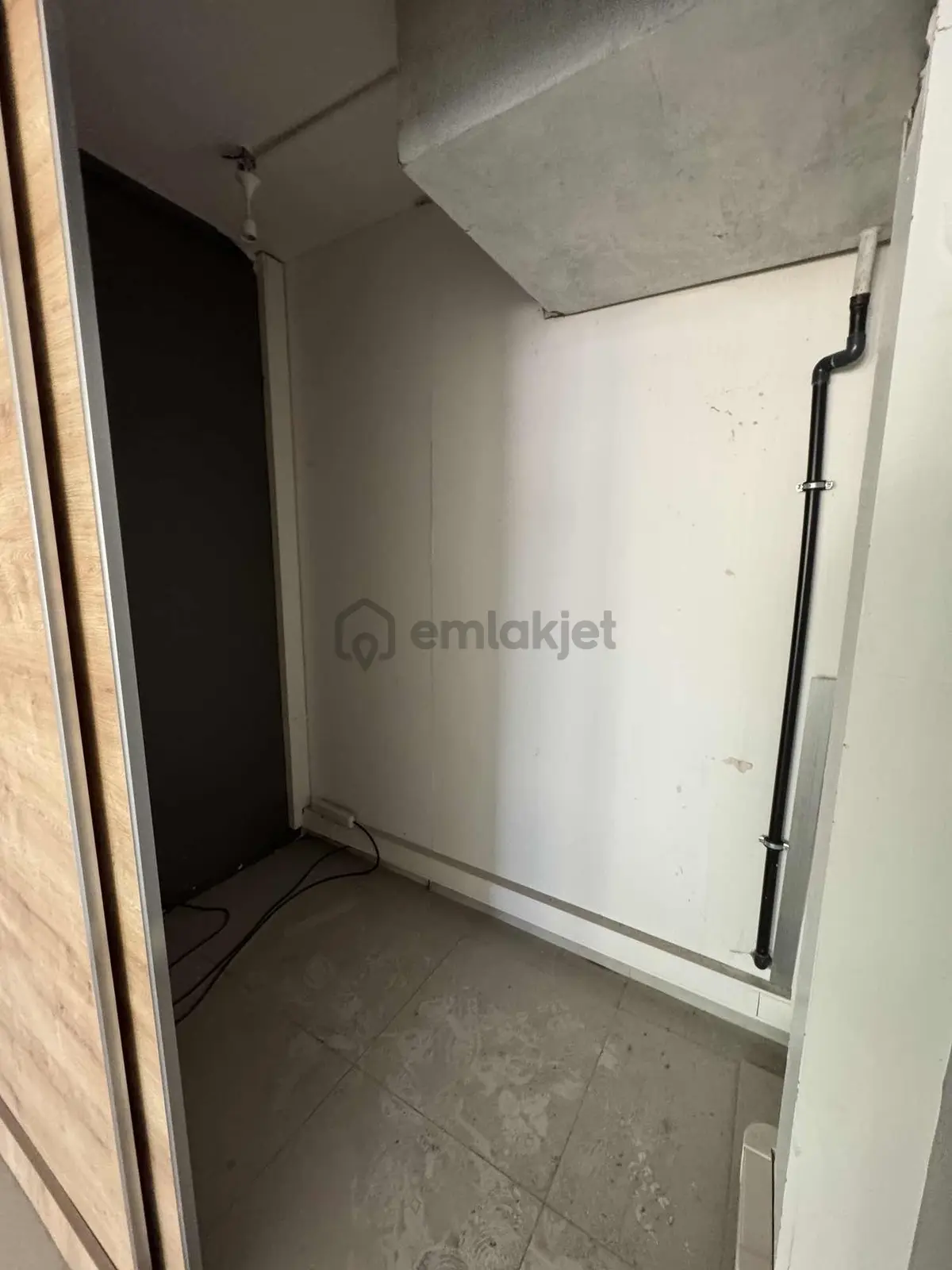 Metrobüse Yakın Çift Cephe Kiralık - 39