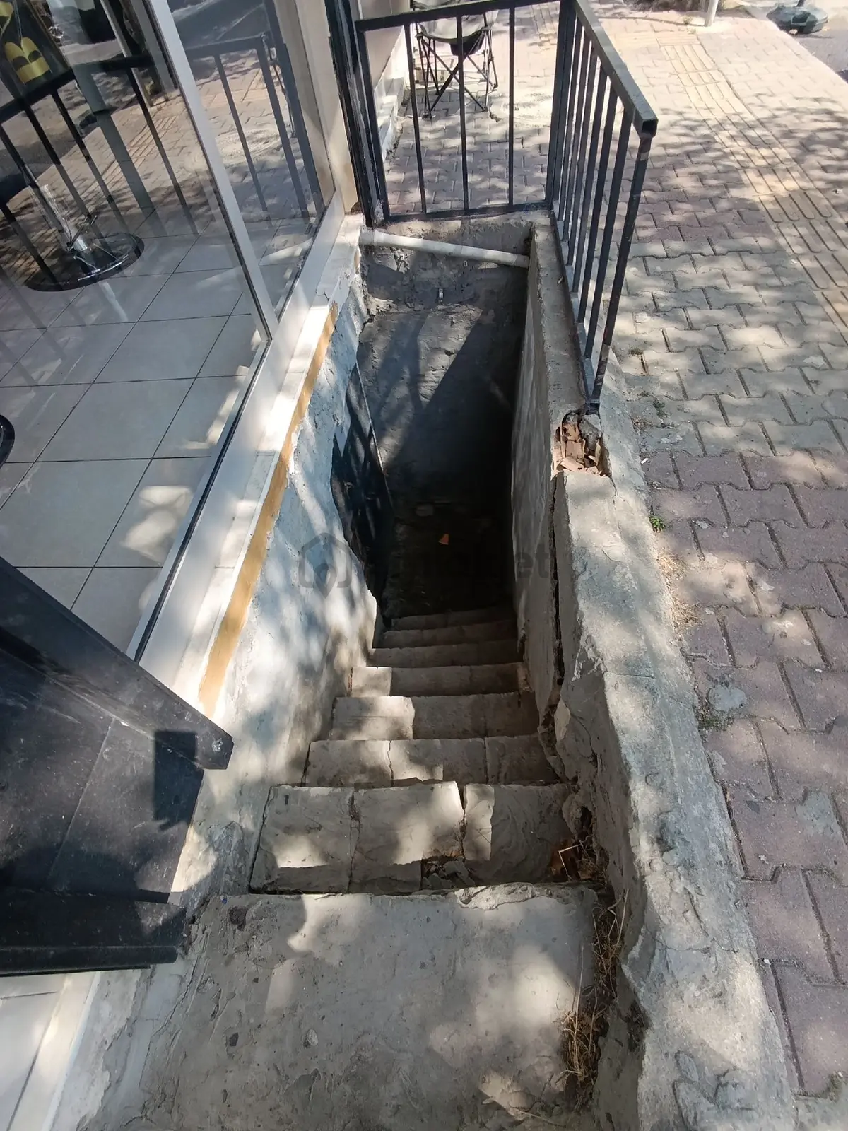 Kiralık Depo Ve İşyeri - 4