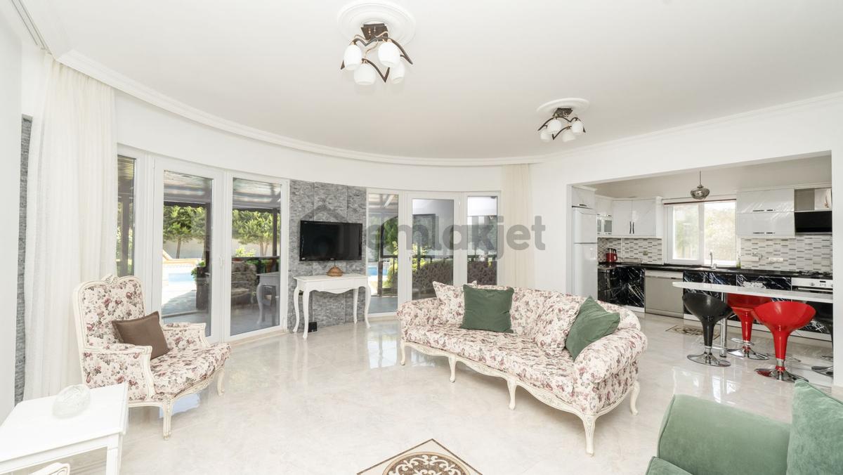 Muğla Seydikemer Kadıköy 'de Satılık Havuzlu Full Eşyalı 4+1 Tripleks Villa - 9