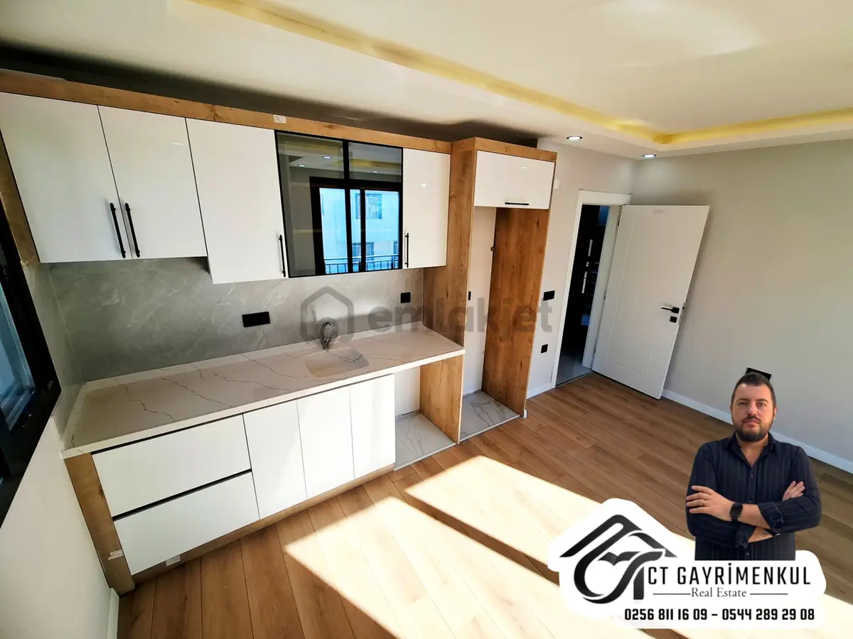 Didimde Satılık 1+1 Sıfır Daire Ön Cephe Asansörlü Orta Kat ! - 16