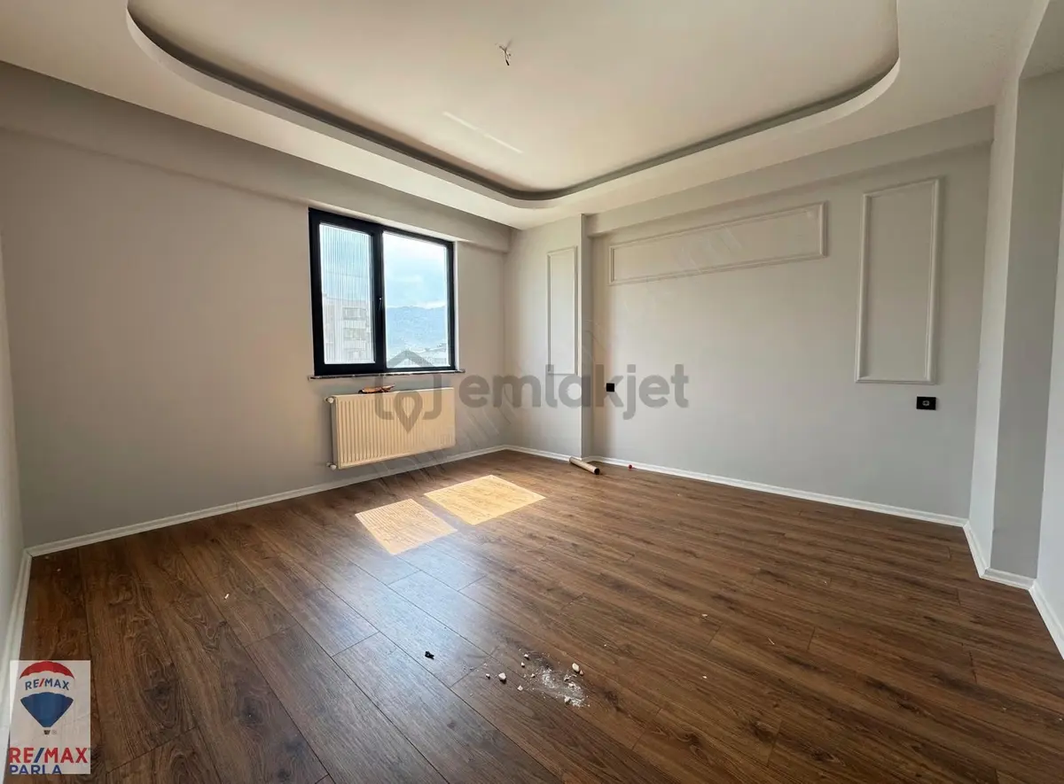 Kışlada Satılık 4+1 Lüx Daire - 27