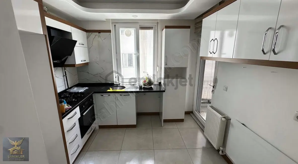 Ahatlı'da Doğalgazlı Asansörlü Cam Balkonlu 2+1 Kiralık Daire - 25