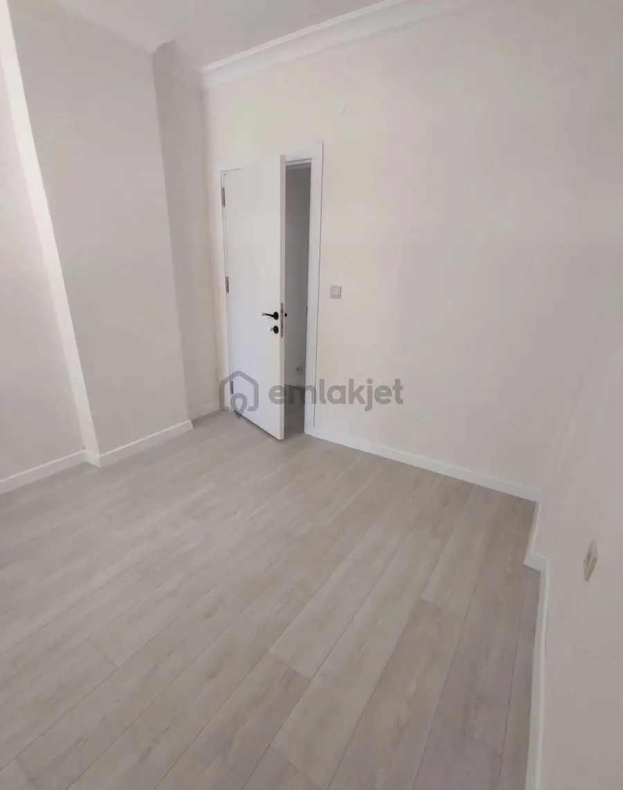 Karşıyaka Bostanlıda Kiralık 3+1 - 27