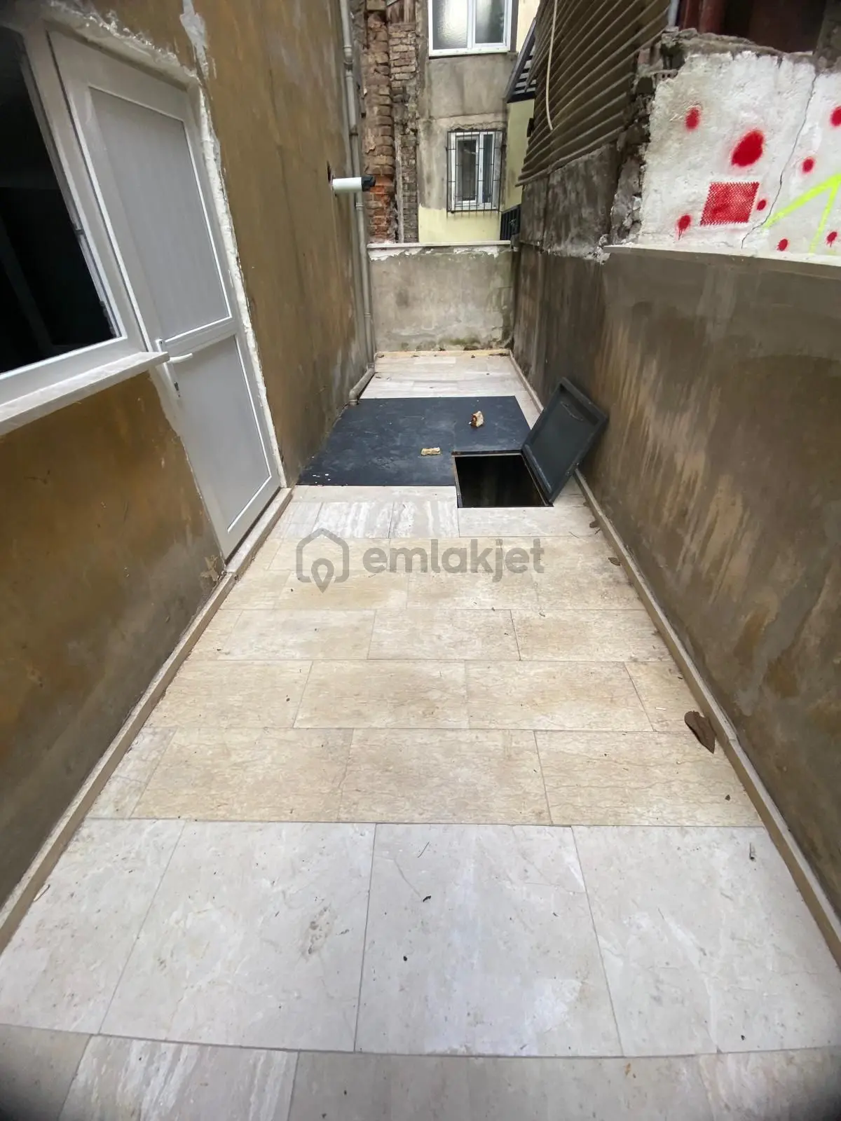 Caferağa'da Kurumsal Kiracılı Dükkan - 10