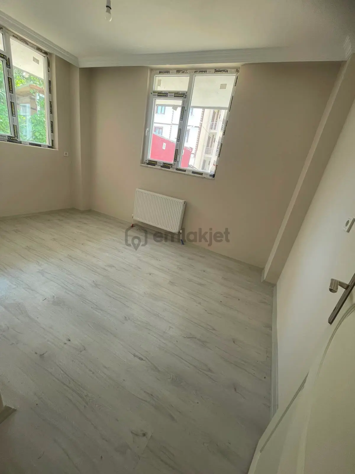 Satilik Lüx Emek Mahallesinde 2+0 Apart - 3