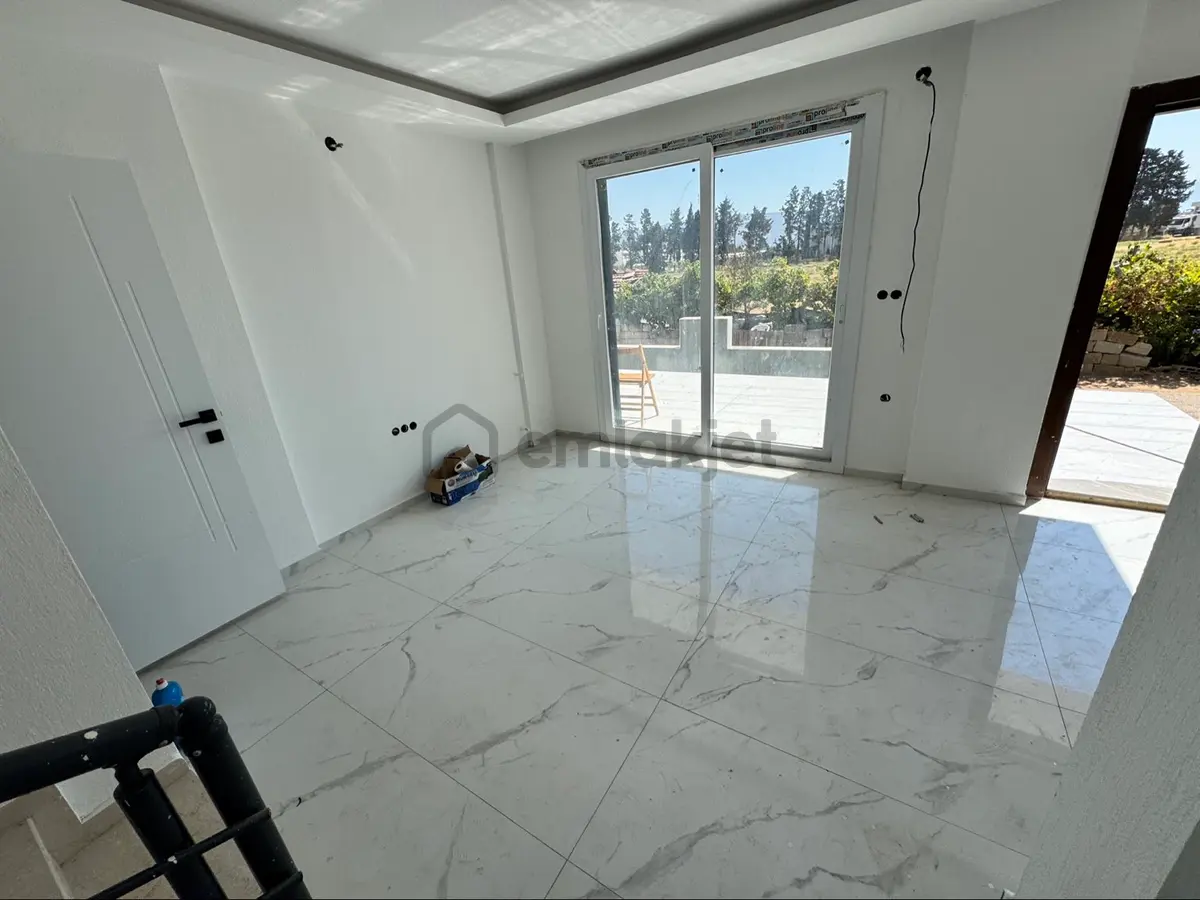Seferihisar Doğanbey De Satılık 2+1 Bahçeli Villa - 11