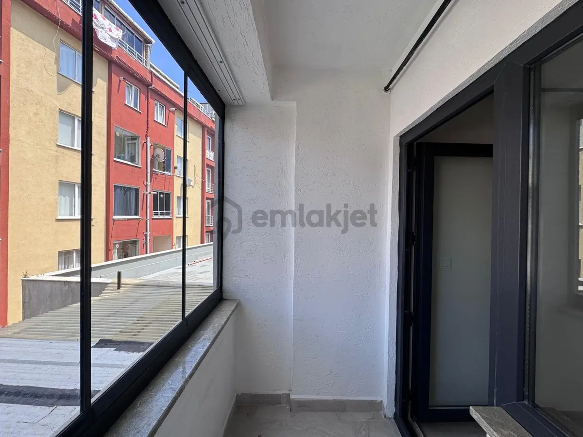 Bağlarbaşında, Caddede Sıfır 2+1 Arakat Daire - 32