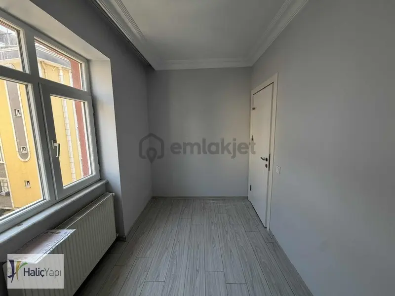 Emniyettepe'de Manzaralı Geniş Kiralık Daire - 12