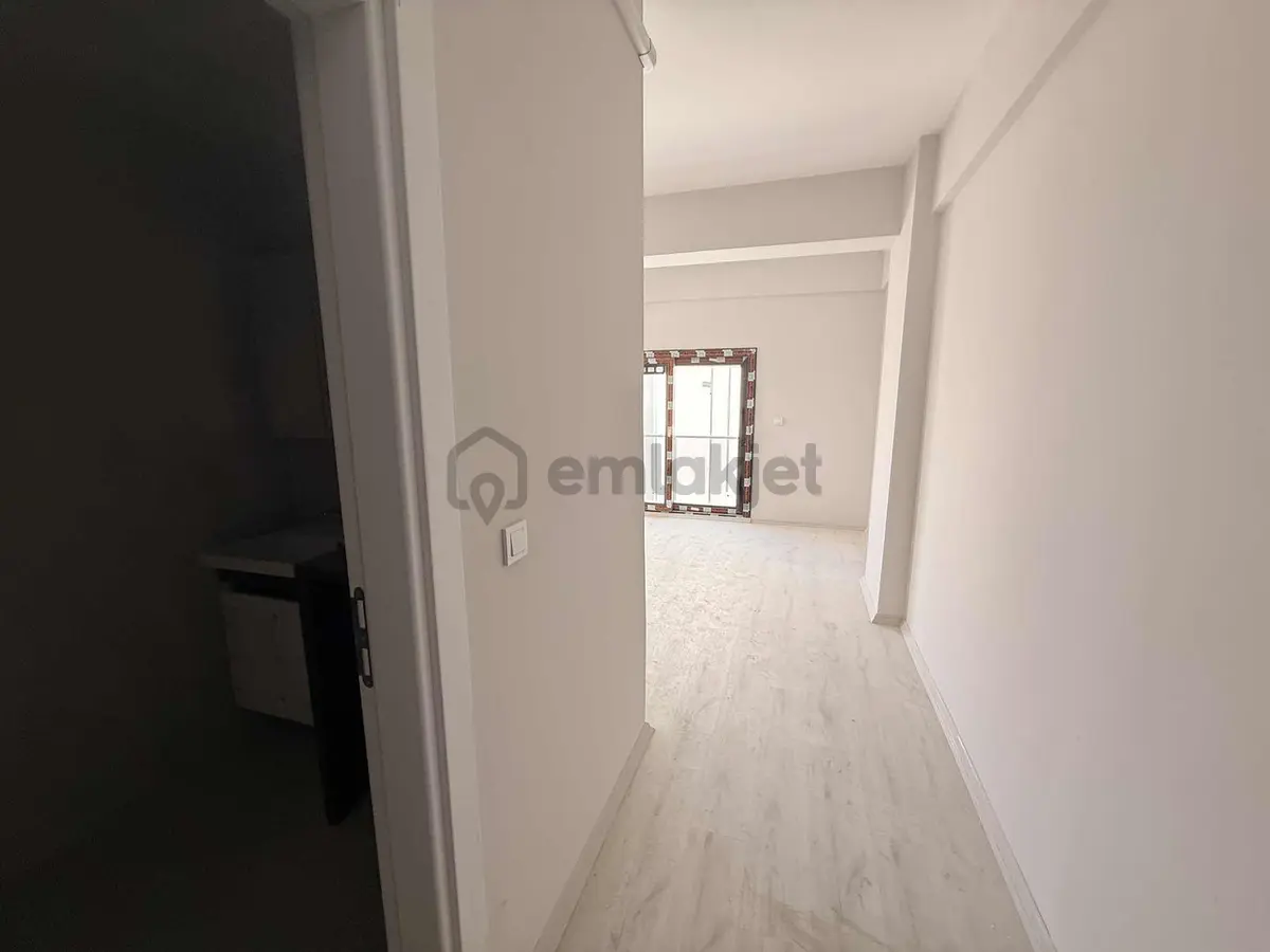Menemen Seyrekte Satılık 1+1 Arakat Daire - 22
