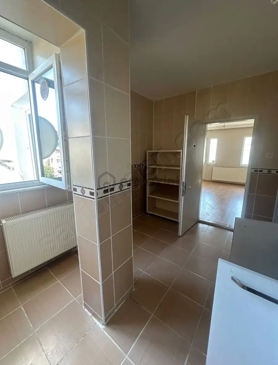 Bursa Emlak Alem-i Soydaşkent Sitesinde 2+1 4 Kat Kiralık Daire