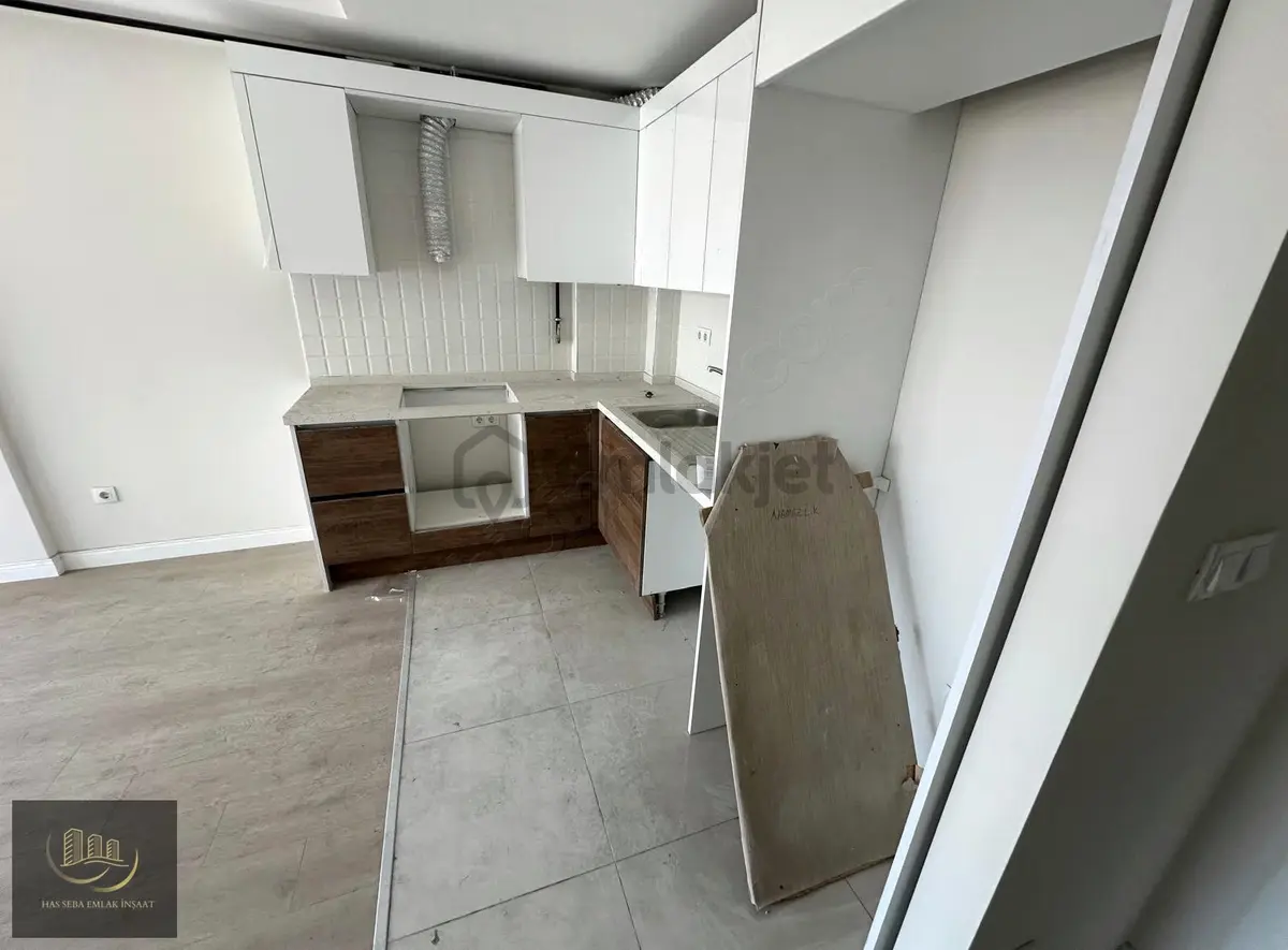 Has Seba'dan Tevfikbey Mh 2+1 80m2 Cadde Üzerinde Satılık 1.kat - 8