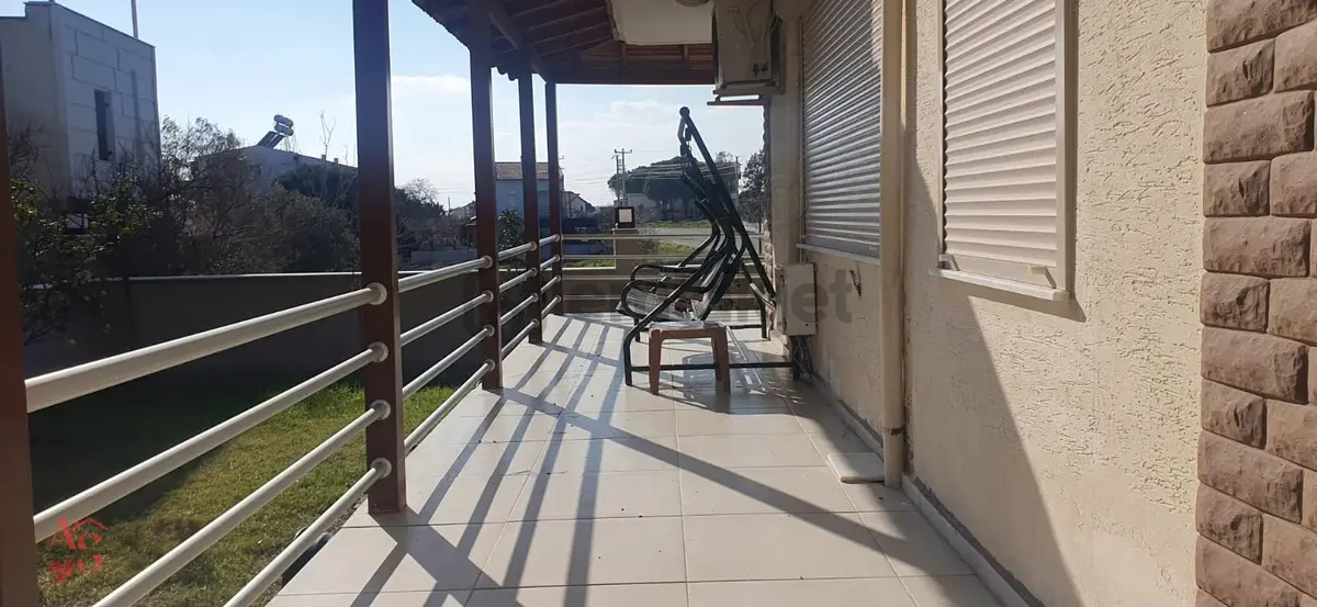 Seferihisar Akarcada Denize Yakın, Tadilatlı Geniş Bahçeli Villa - 8