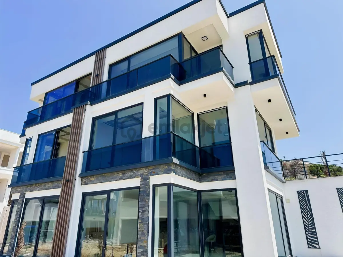 Şile'de Deniz Manzaralı Sahile 4 Dk Triplex Villa - 14