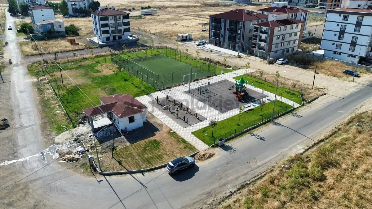 Tuğradan Bulvar Cephe Binada Kalan Son Daire - 14