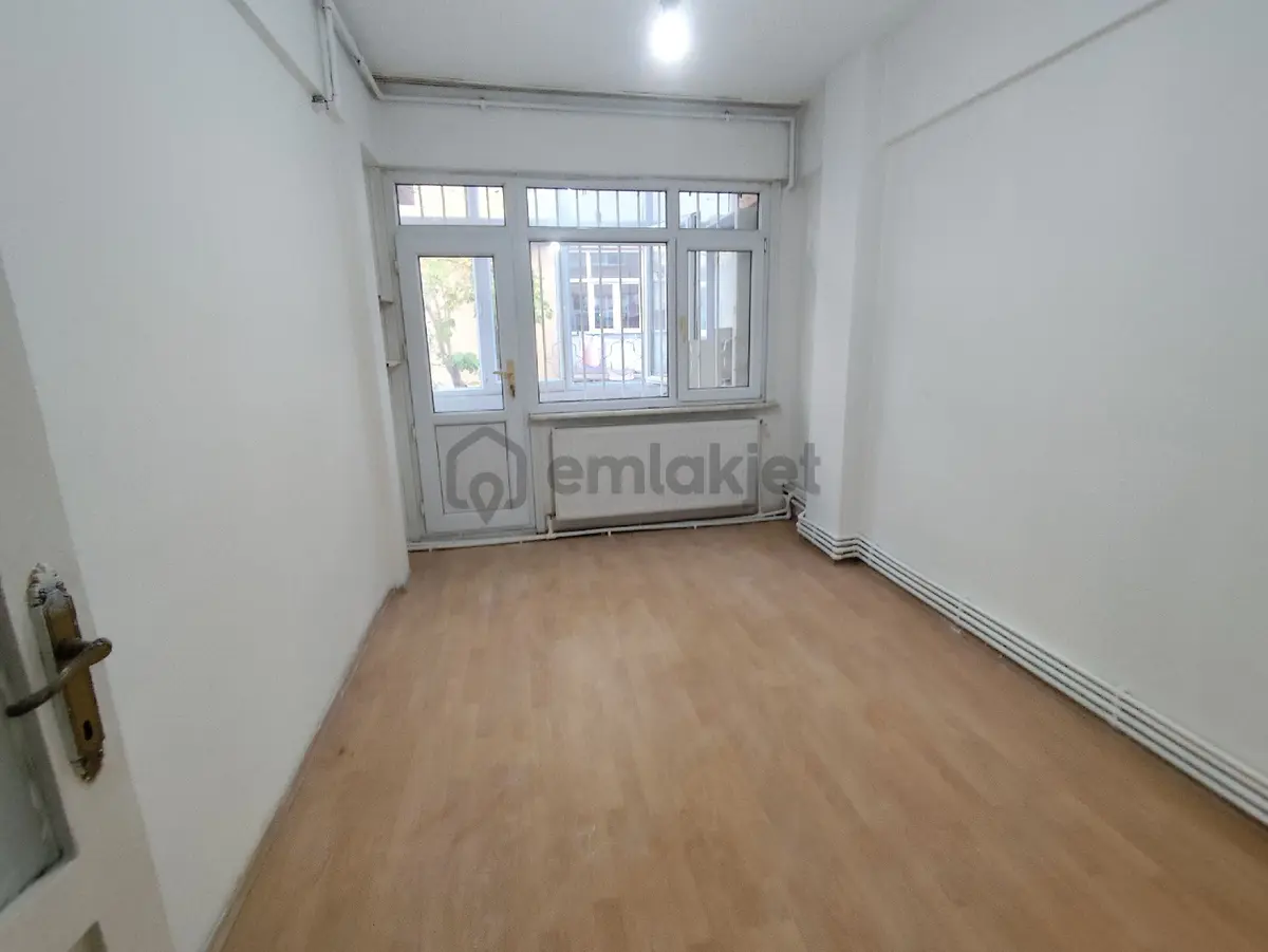 Kocamustafapaşa Devrişmehmet Sok Kiralık1+1 Çift Cephe - 5