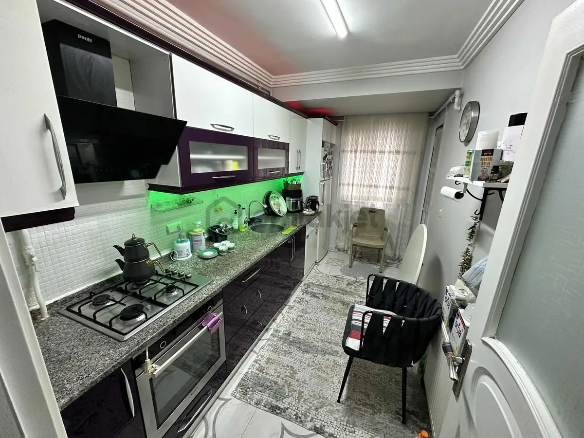 Bulut Emlak'tan Acil Satılık Cadde Üzerinde 90 M2 - 2+1 - 6