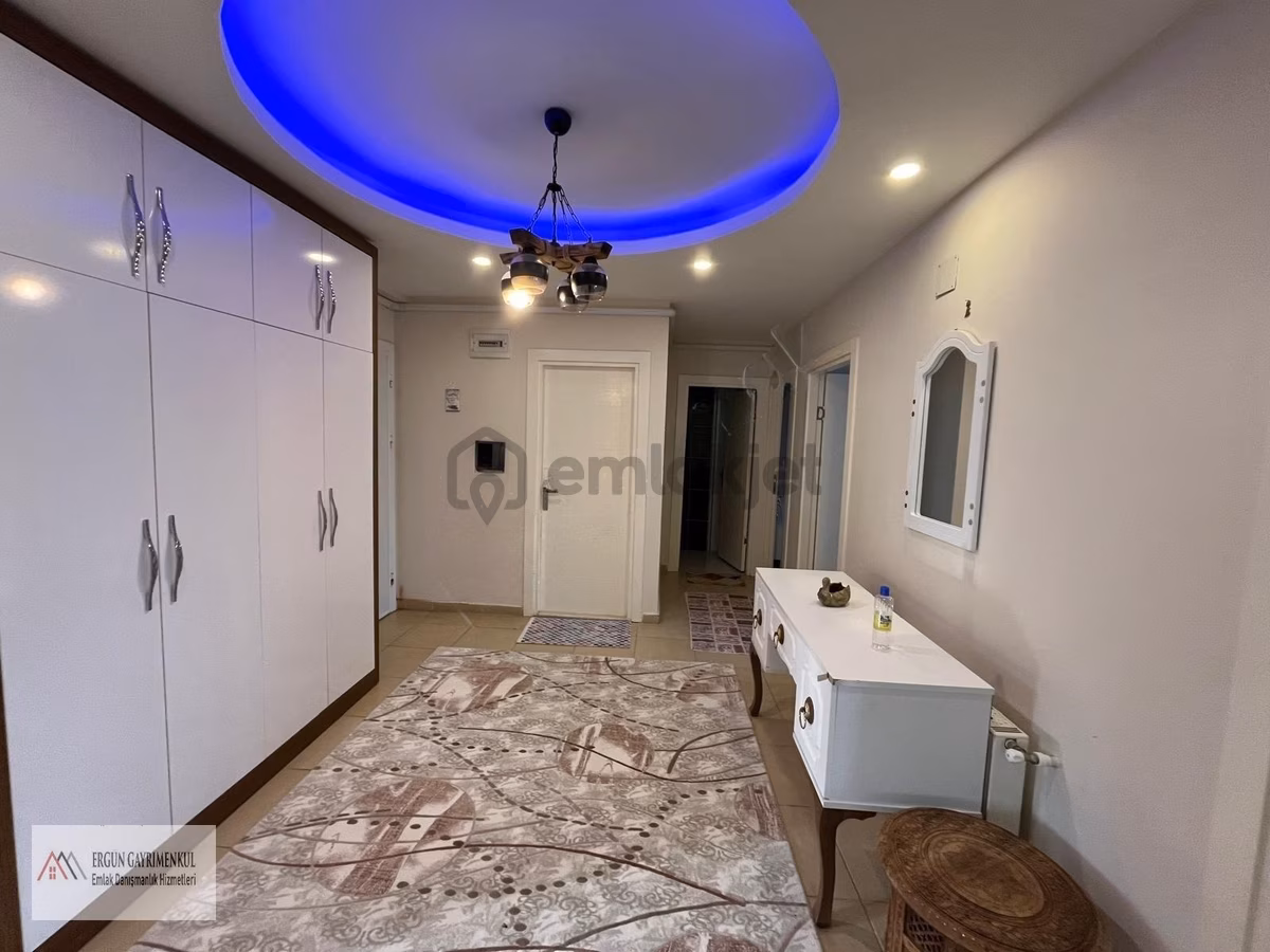 Ergünden Viranşehirde Doğalgazlı Eşyalı Satılık 3+1 Daire - 33