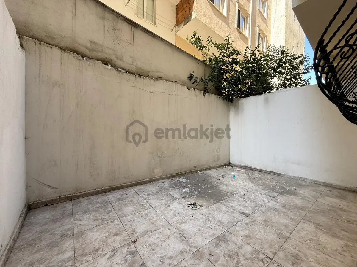 Metrobüse 10 Dk Balkonlu Dekorlu Cadde Dibi 2+1 Kiralık Daire ! - 20