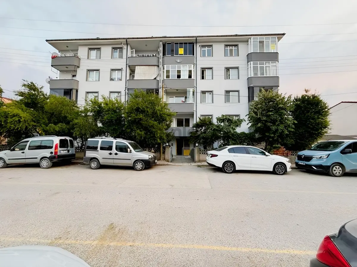 Okullar Bölgesinde Kiralık 3+1 Daire - 4