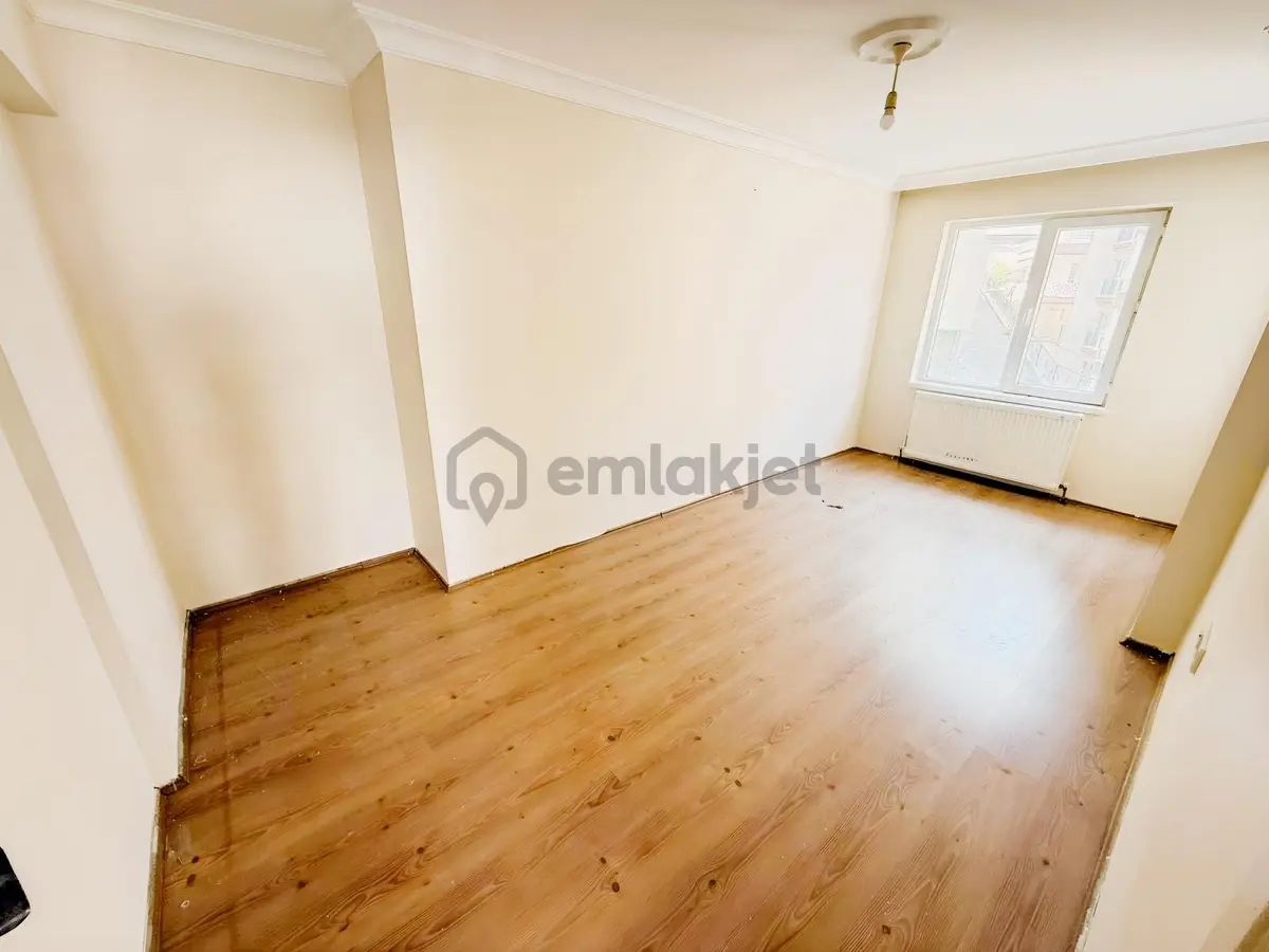 Krc'den Hocalı Caddesi Üzerinde 2+1 Kiralık Daire!! - 12