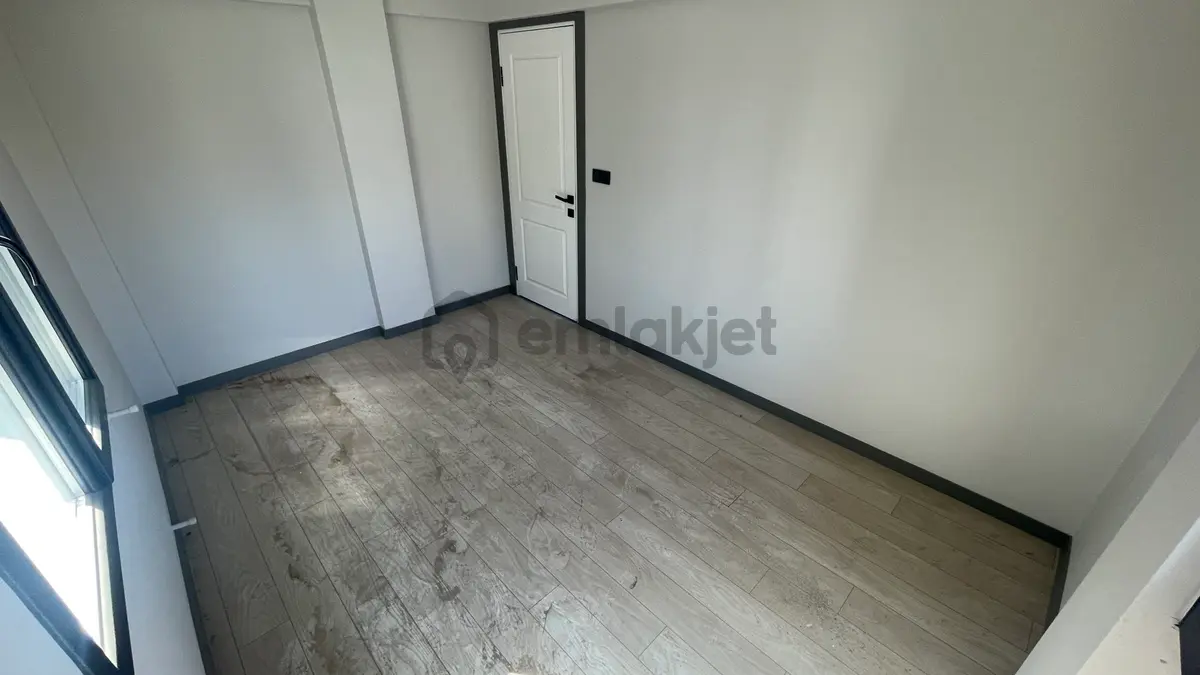 Akman,dan Yenilenmiş Lüx 1+1 Ayrı Mutfak Muhteşem Lokasyonda - 14