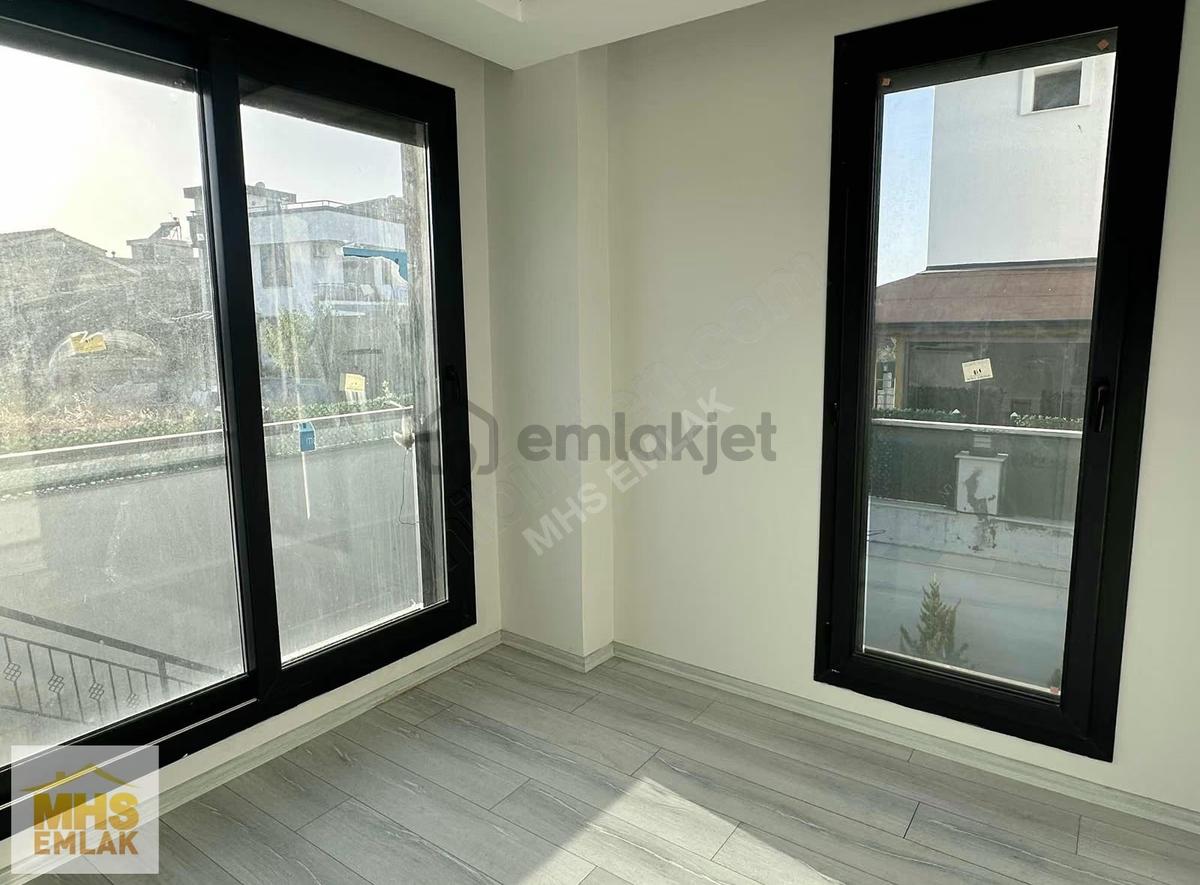 Akarca'da Satılık Triplex 4+1 Villa - Havuzlu, Geniş Bahçeli - 30