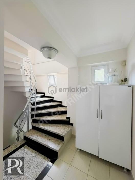 Sahil Mahallesi'nde Havuzlu Lüks 5+1 Villa - 26