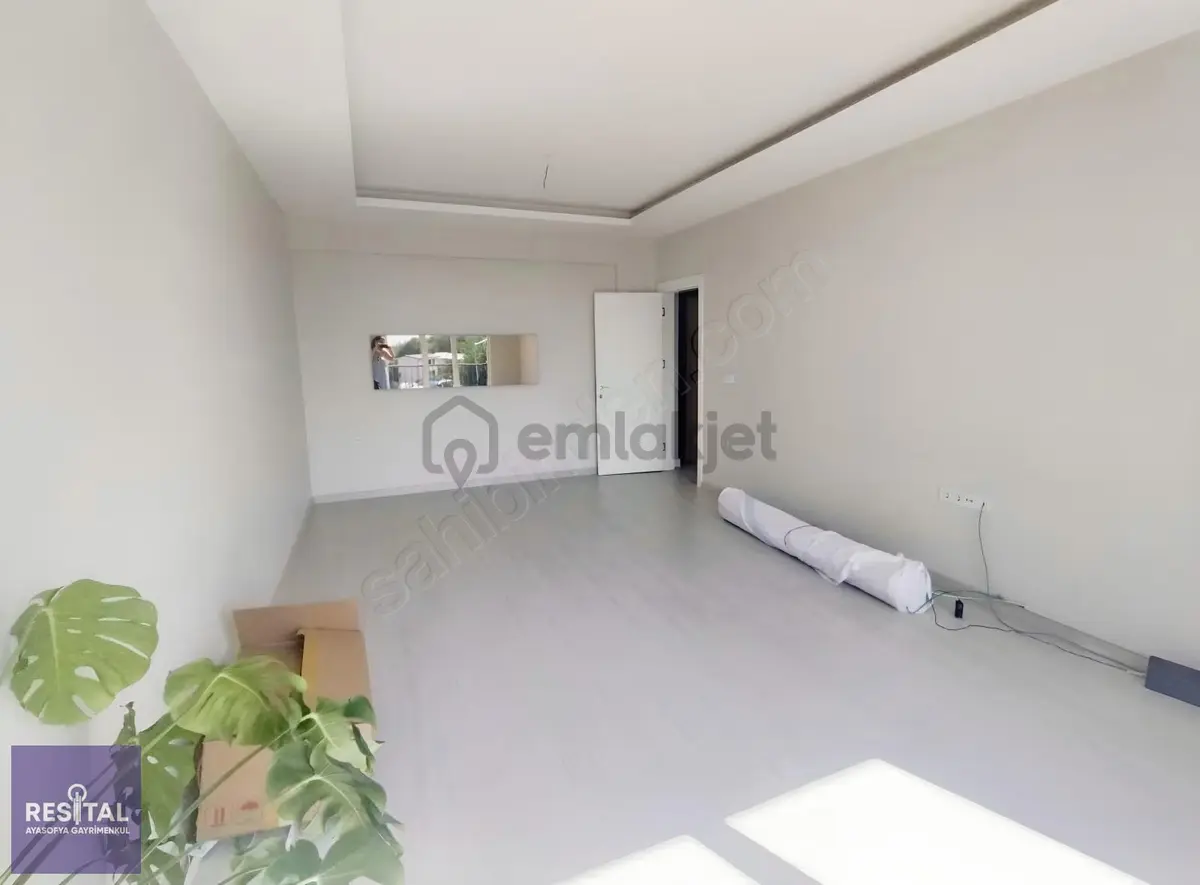 Demirci Cadde Üzeri Kiralık 3+1 Daire
