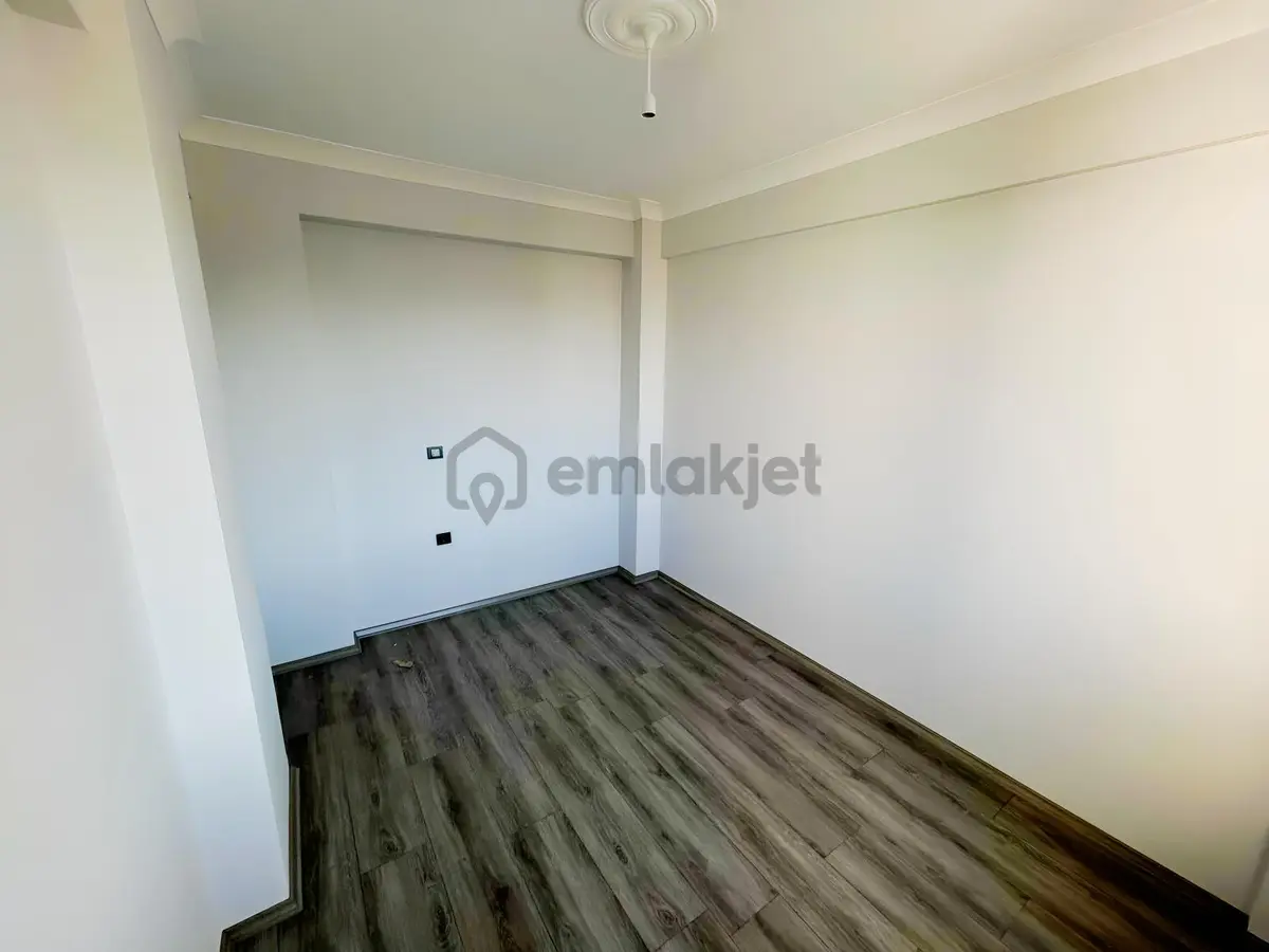 Onmax Bademalanında Satılık 2+1 Kapalı Mutfak Daire - 20