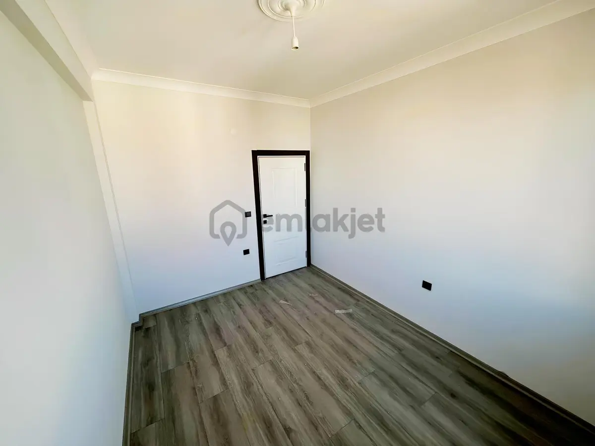 Onmax Bademalanında Satılık 2+1 Kapalı Mutfak Daire - 6