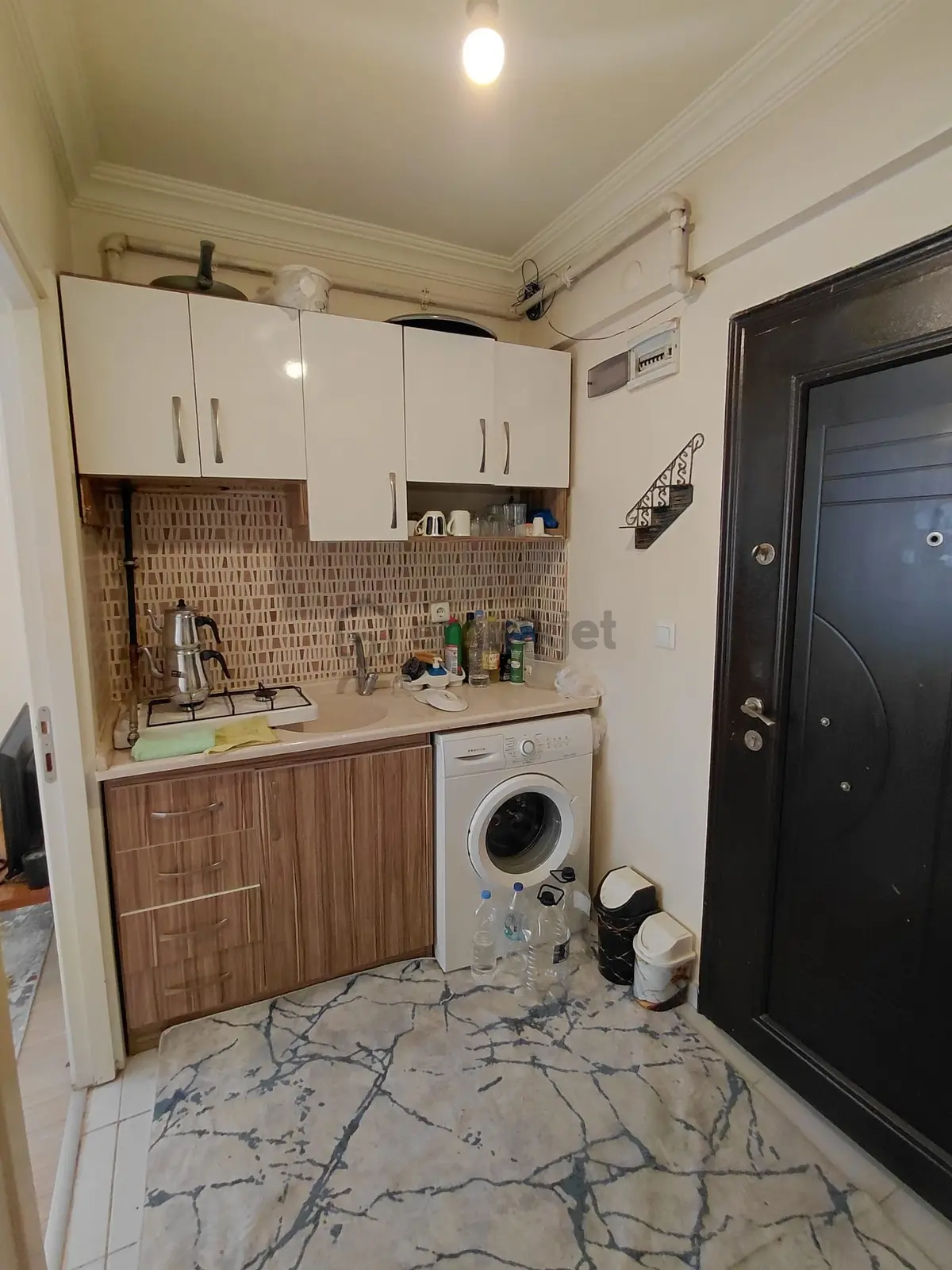 Dumlupınar Mahallesinde Satılık Eşyalı 1+1 Daire - 12