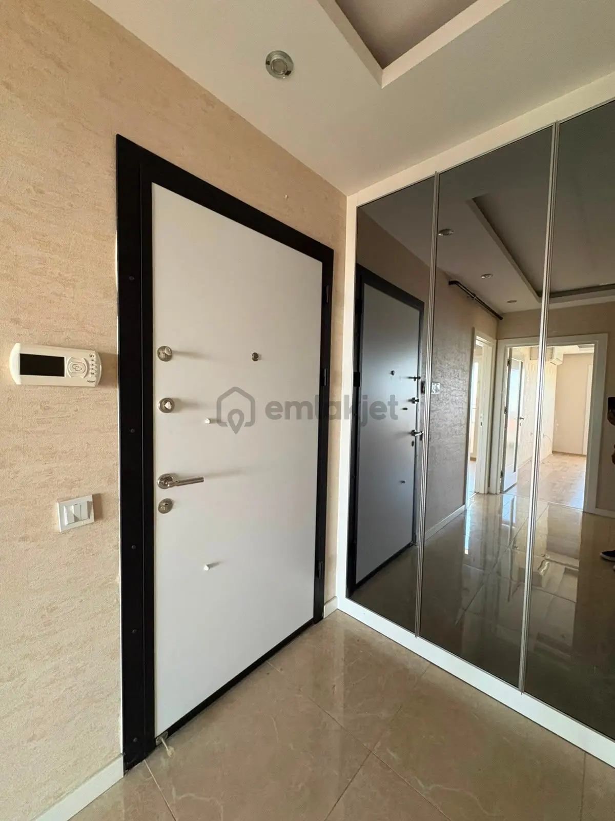 2000 Evlerde 2+1 Açık Mutfak Doğalgazlı Ebeveyn Banyolu Kiralık Daire - 22