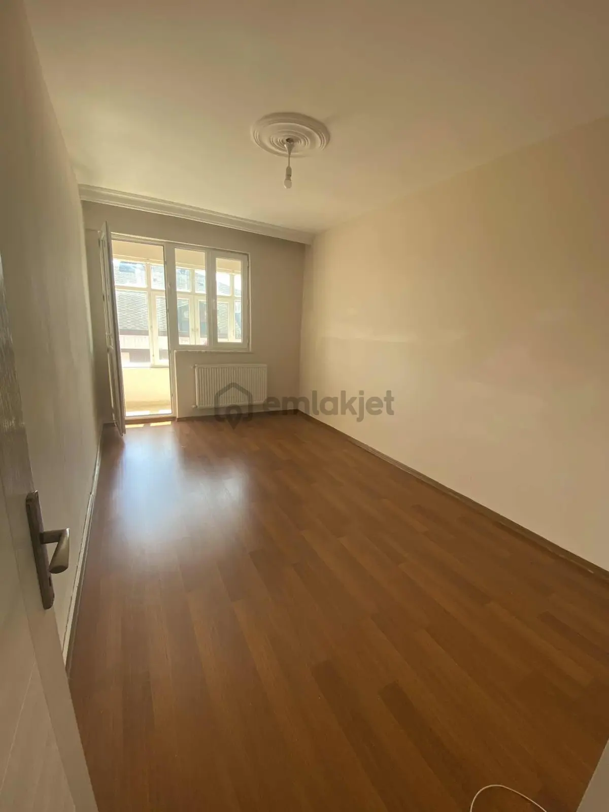 Cihangirin İşlek Caddesinde Metrobüse Yürüme Mesafesi 2+1 - 13
