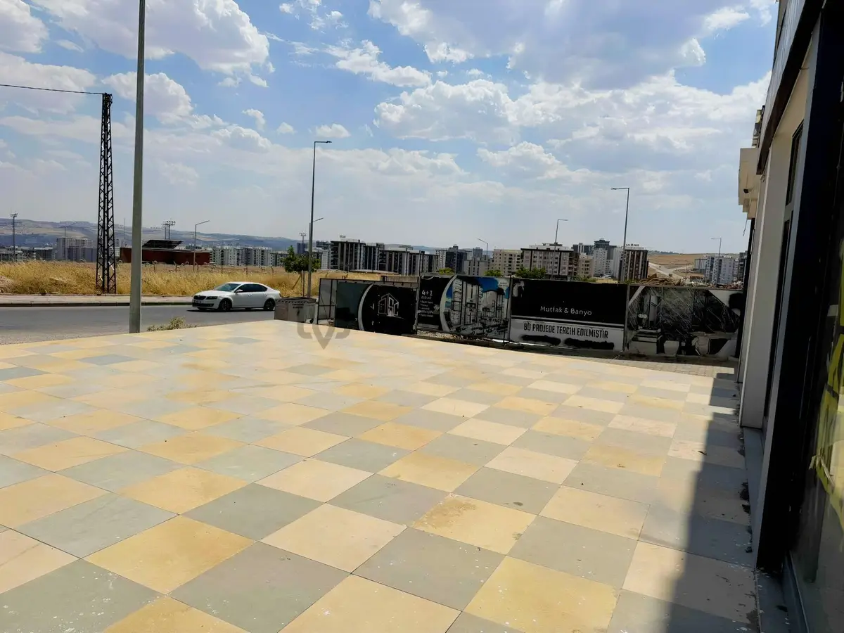 Roza Emlak'tan Kiralık Dükkan - 4