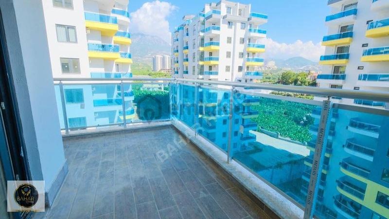 Denize 300 Metre Oteli Aratirmayan Lüks Site İci - 17