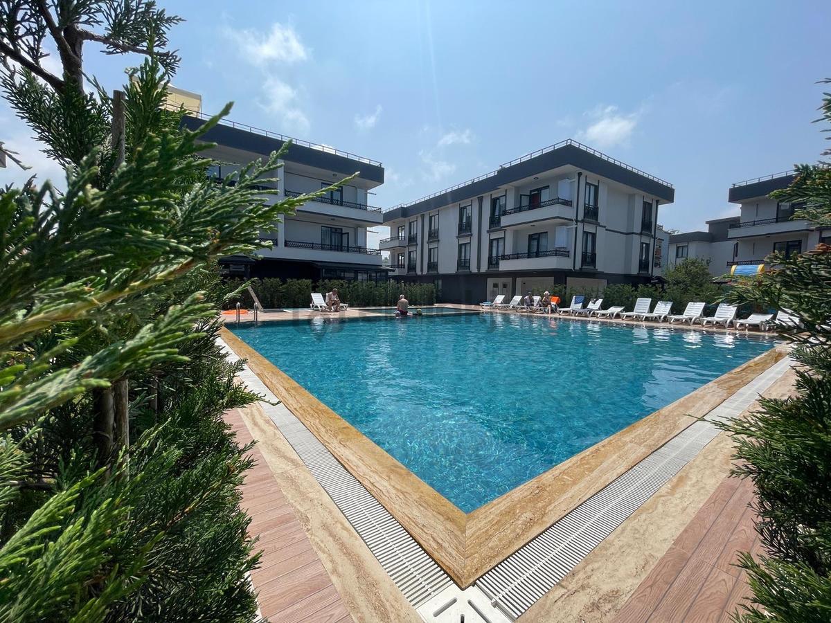 Havuzlu Site İçerisinde Ferah Ve Kullanışlı Satılık 2+1 Daire!