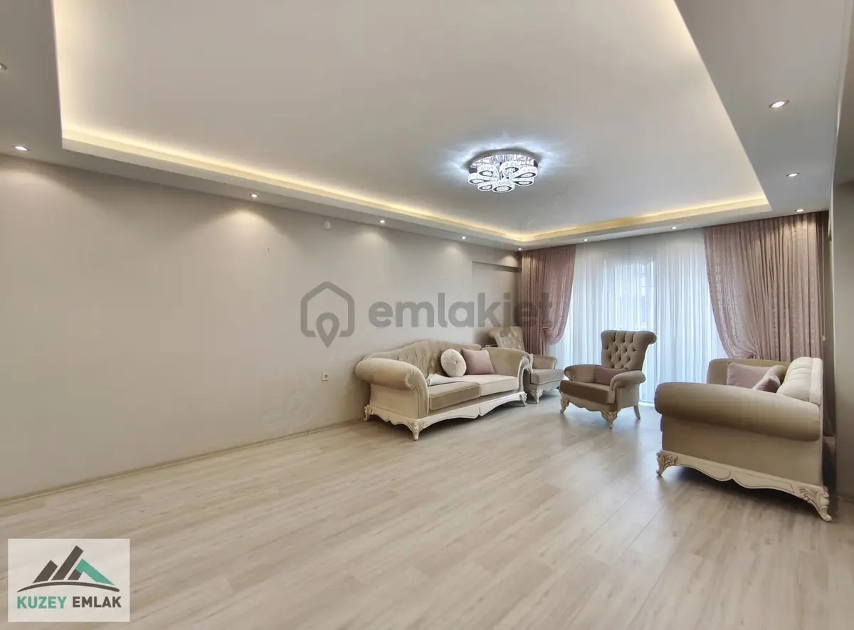 Güneşevlerin Merkezinde Geniş Süper Lüks 4+1 Daire - 34