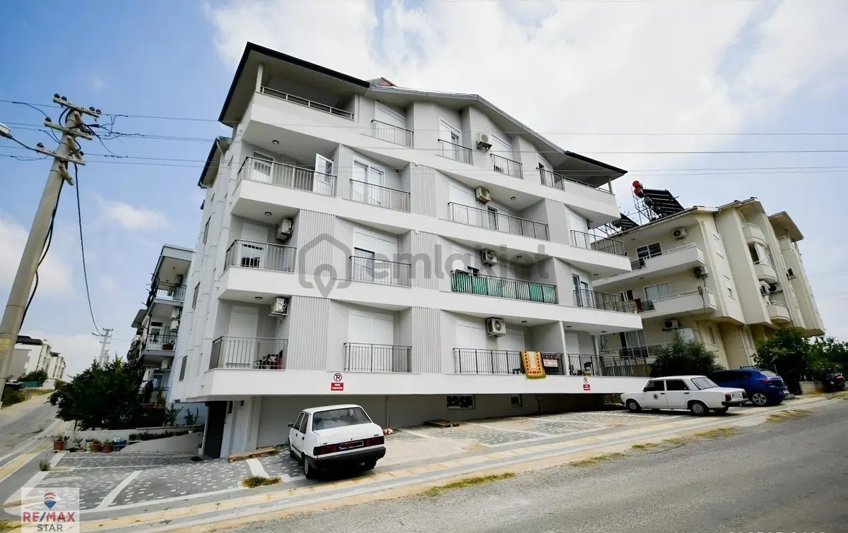 Sarılar Da Köşe Parselde Asansörlü Ara Kat Güney Cephe 2+1 Sıfır - 3