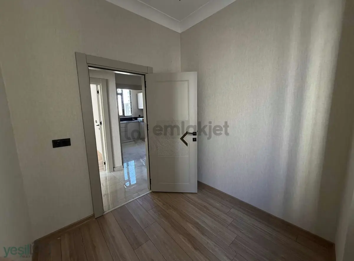 Yeşilloft'ta Acil Satılık 2+1 Son 1 Daire ! - 12