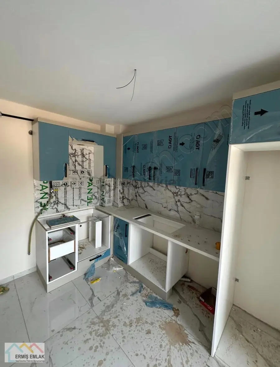 Havuzlu Sitede Satılık 2+1 Daire - 12