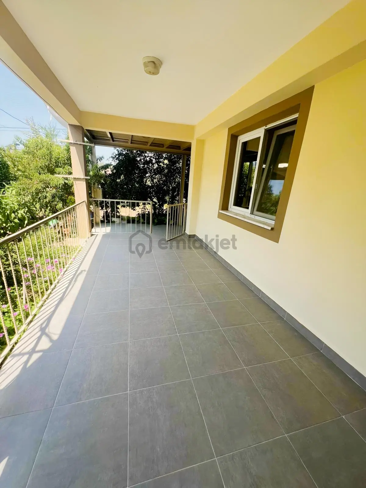 Karagedik Mahallesinde Giriş Kat Şirin Daire - 10