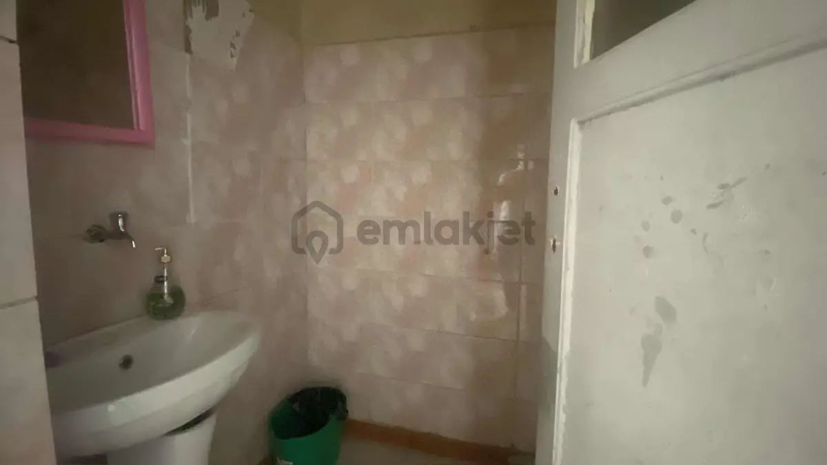 Özgür'den Kernek İpek Cad.üzerinde Kiralık İşyeri - 10